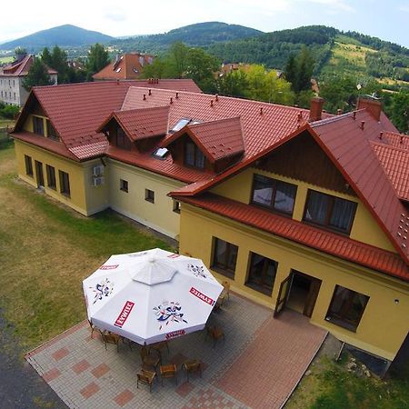 Pensjonat Lew Jaskiniowy Stronie Śląskie Exteriér fotografie