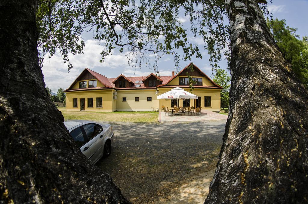 Pensjonat Lew Jaskiniowy Stronie Śląskie Exteriér fotografie