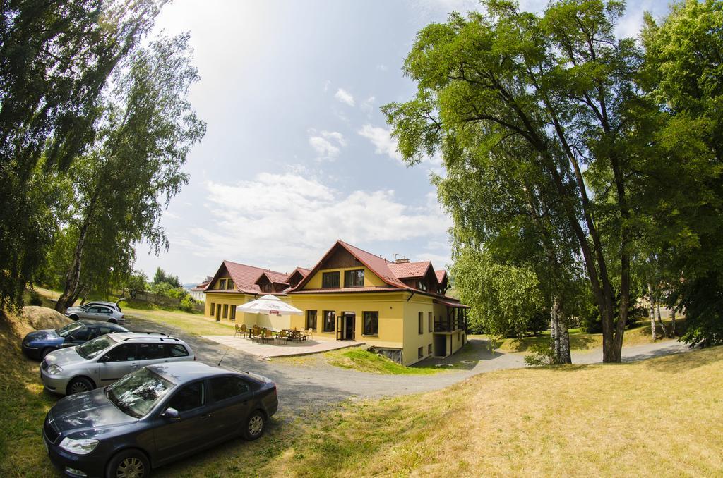 Pensjonat Lew Jaskiniowy Stronie Śląskie Exteriér fotografie