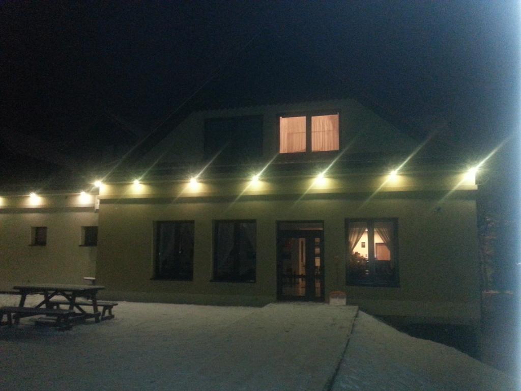 Pensjonat Lew Jaskiniowy Stronie Śląskie Exteriér fotografie